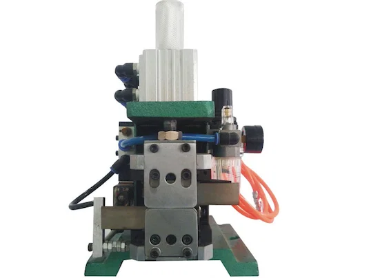 Máquina de Pelado y Torsión de Cable Multinúcleo WPM-4F+T